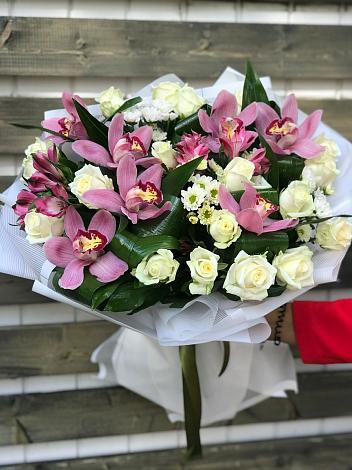 Букет цветов из: Розы и Хризантемы в Саранске