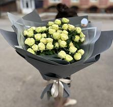 Букет Белые кустовые розы Солинеро в Саранске